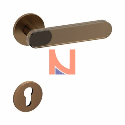 MANIGLIA PER PORTA INTERNA AQUA, ROSETTA E BOCCHETTA BASSA TONDA, FORO YALE, SUPERBRONZO SATINATO E VETRO BRONZATO