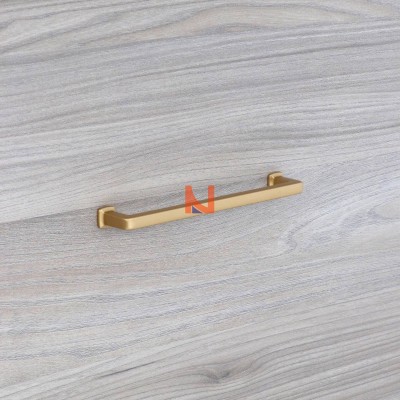 Maniglia per mobili alucover ottone