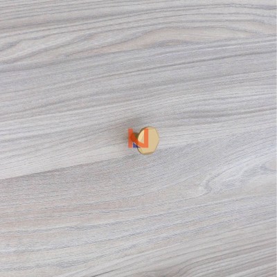 Pomolo per mobili Alucover ottone