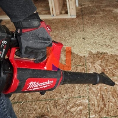 SOFFIATORE M12 COMPATTO 12V CON UGELLO ESTENDIBILE E RIMOVIBILE – MILWAUKEE