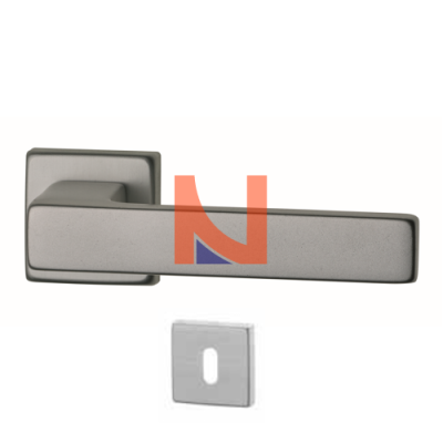 MANIGLIA Q-TRE PATENT ARGENTO SATINATO