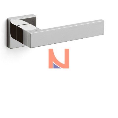 Maniglia per porta Diana con rosetta patent biocromo lucido Olivari M206RB8