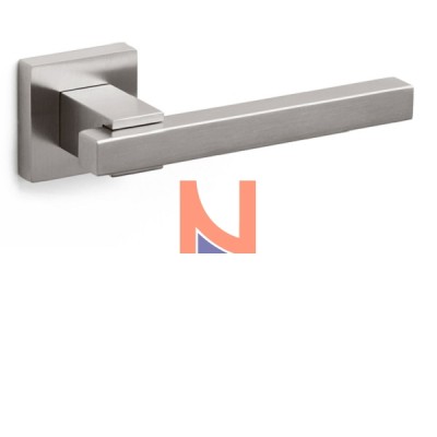 Maniglia per porta Bios con rosetta patent superinox satinato Olivari M204RB8