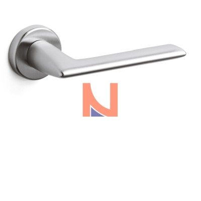 Maniglia per porta Tecno con rosetta patent cromo lucido Olivari M182RB8