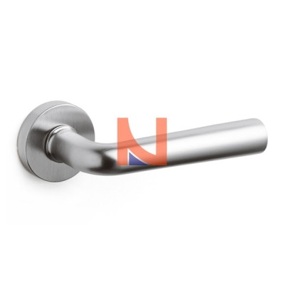 Maniglia per porta Garda con rosetta patent Garda cromato opaco Olivari M105RB8